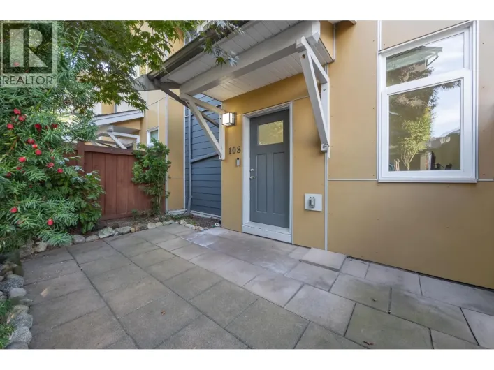 108 801 RODERICK AVENUE, Coquitlam