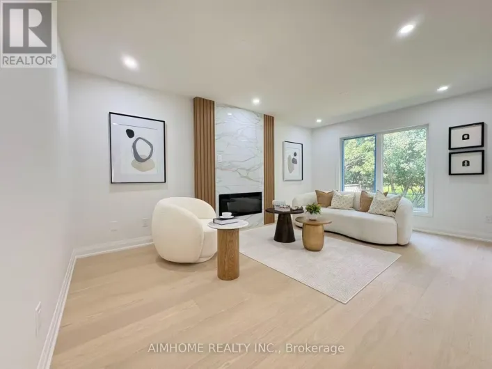 108 BERWICK CRESCENT, Richmond Hill