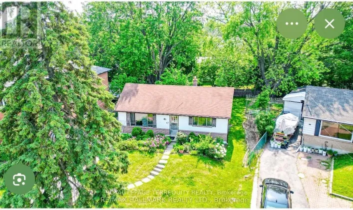 108 CASTLE HILL DRIVE, Toronto