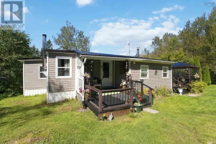 108 English Mountain Road, Canaan