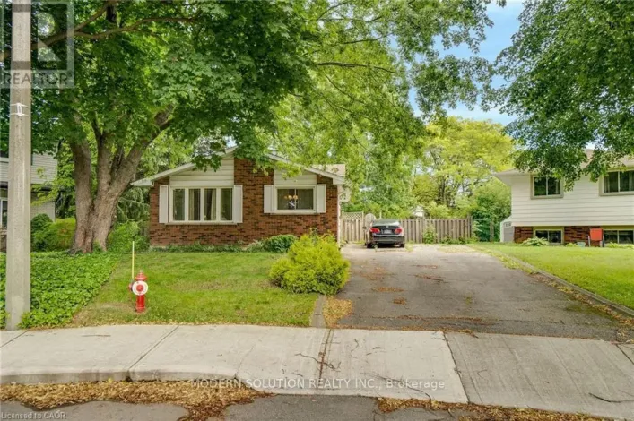 108 FASSETT COURT, Hamilton