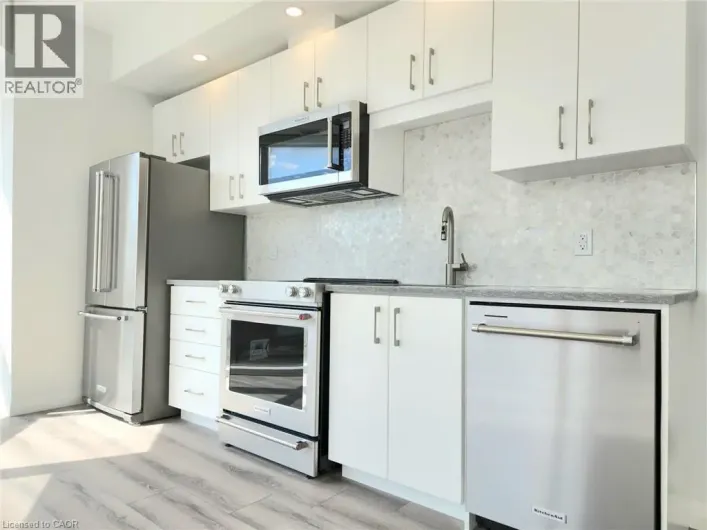 108 GARMENT Street Unit# 210, Kitchener