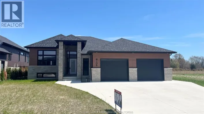 108 HAZEL CRESCENT, Kingsville