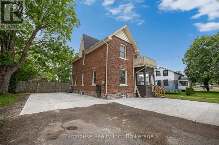 108 LINDSAY STREET S, Kawartha Lakes