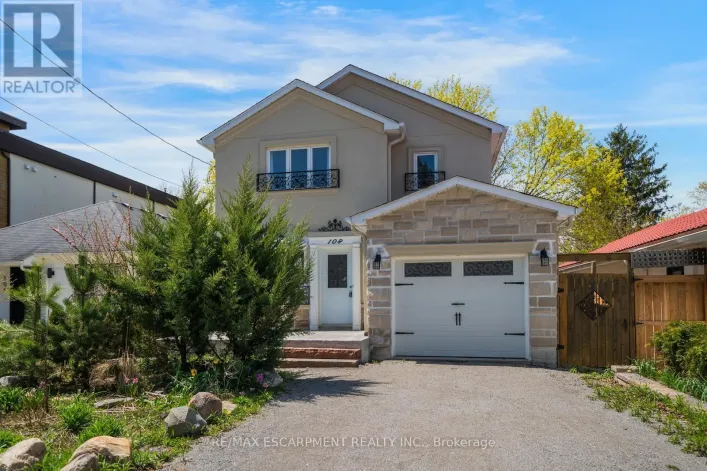 108 OLDE BAYVIEW AVENUE, Richmond Hill