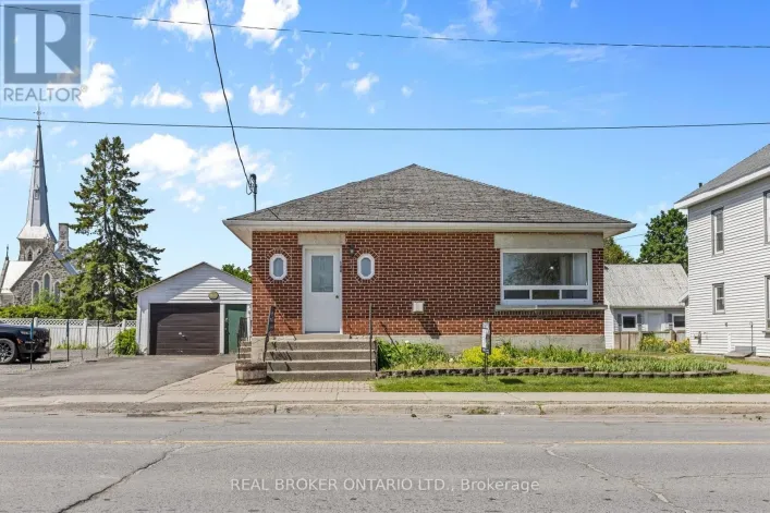 108 RIDEAU STREET, North Grenville