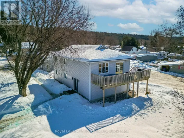 108 ROBERT STREET W, Penetanguishene