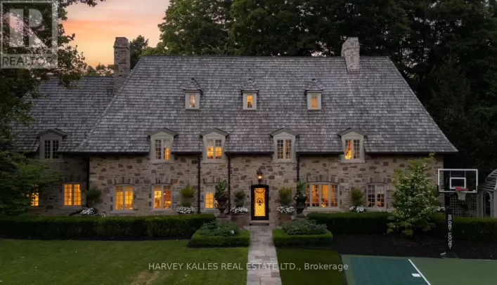 108 SANDRINGHAM DRIVE, Toronto