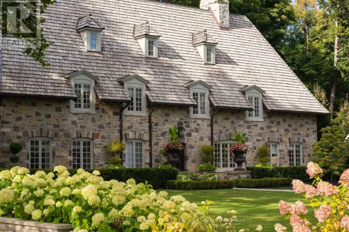 108 SANDRINGHAM DRIVE, Toronto