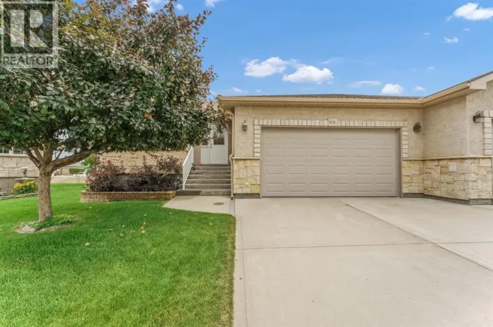 108 Sandstone Place SE, Medicine Hat