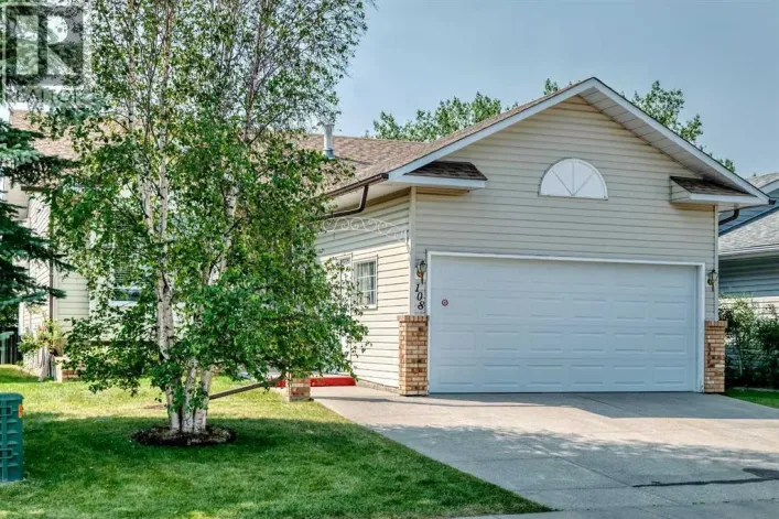 108 Woodside Close NW, Airdrie