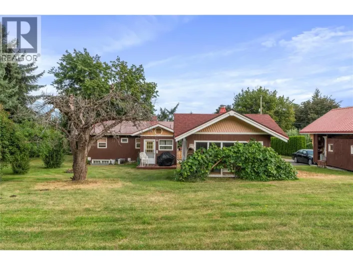 1080 20 Avenue SW, Salmon Arm