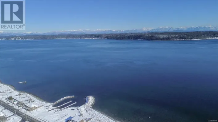 1081 Island Hwy S, Campbell River