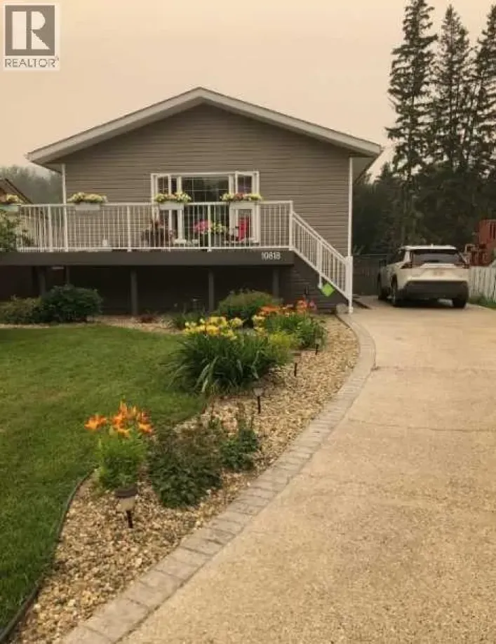 10818 92 Street, Peace River