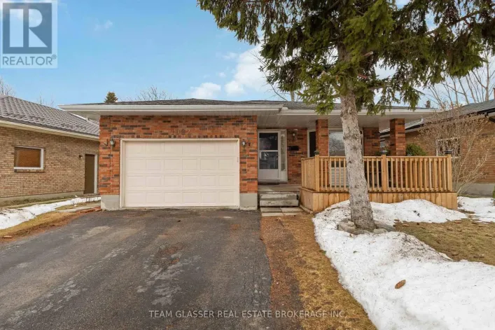 1082 LAWSON ROAD, London North