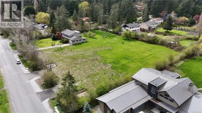 10820 Derrick Rd, North Saanich