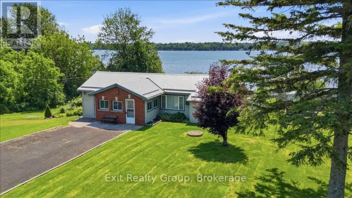 1083 LAKESIDE DRIVE, Prince Edward County