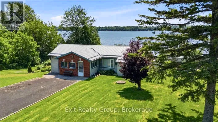 1083 LAKESIDE DRIVE, Prince Edward County