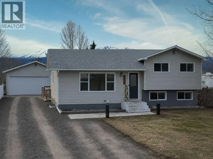 10833 99 Avenue, Grande Cache