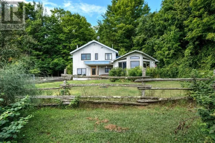 1084 MOON ROAD, Frontenac
