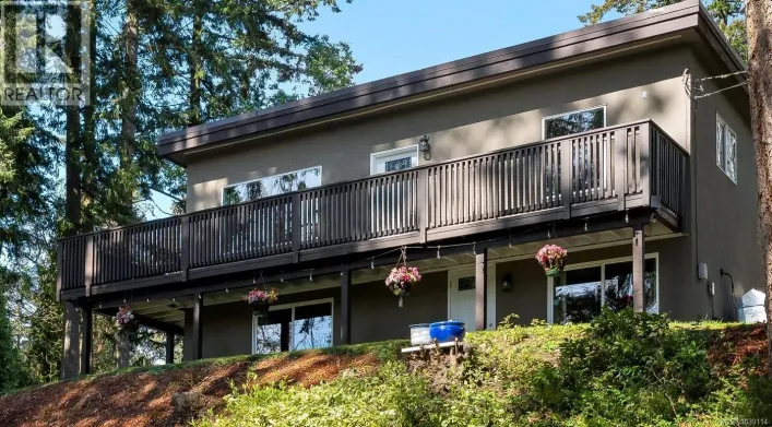 1084 Tatlow Rd, North Saanich