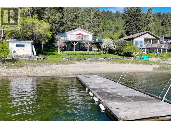 1085 Little Shuswap Lake Road, Chase