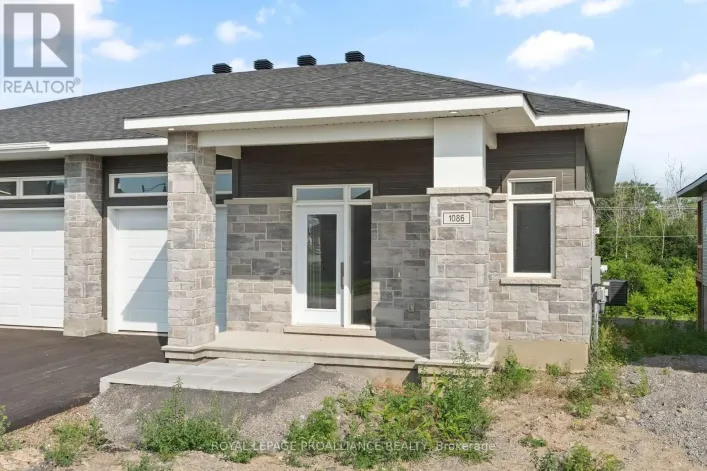 1086 MOORE STREET, Brockville