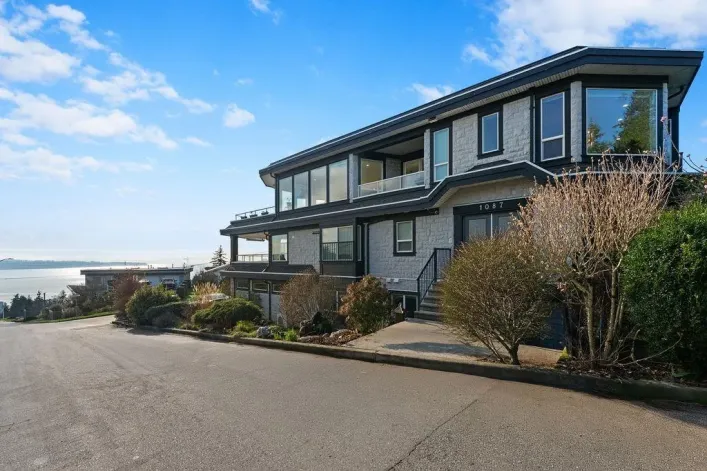 1087 FINLAY STREET, White Rock