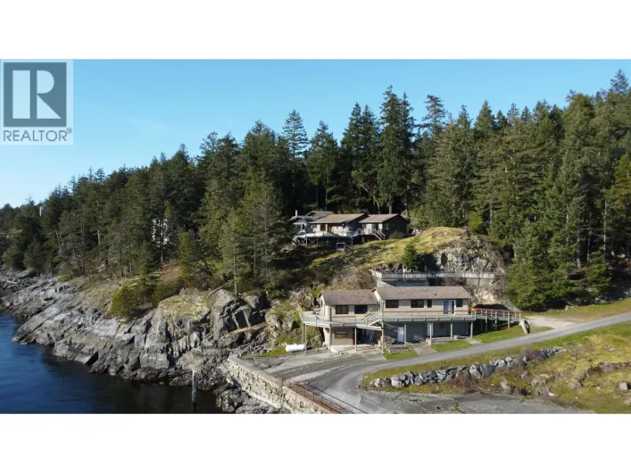 10881 SUNSHINE COAST HIGHWAY, Halfmoon Bay