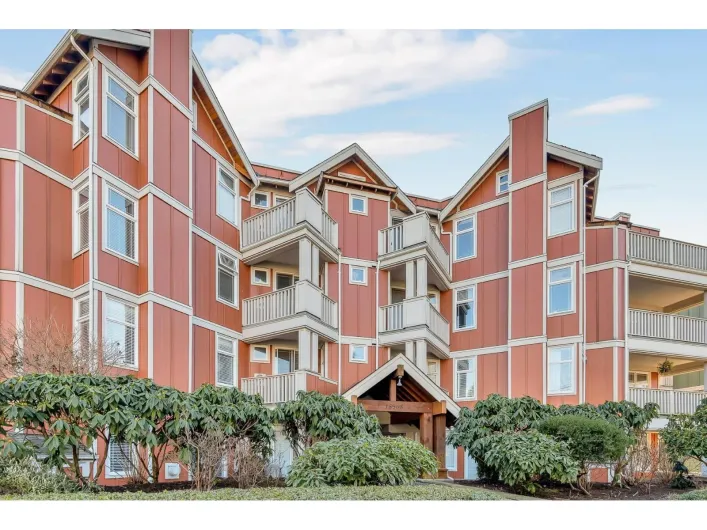 109 15368 16A AVENUE, Surrey