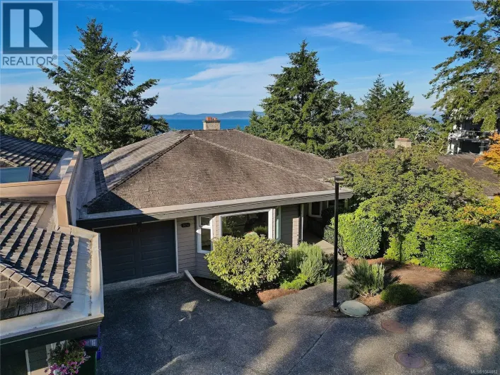 109 2829 Arbutus Rd, Saanich