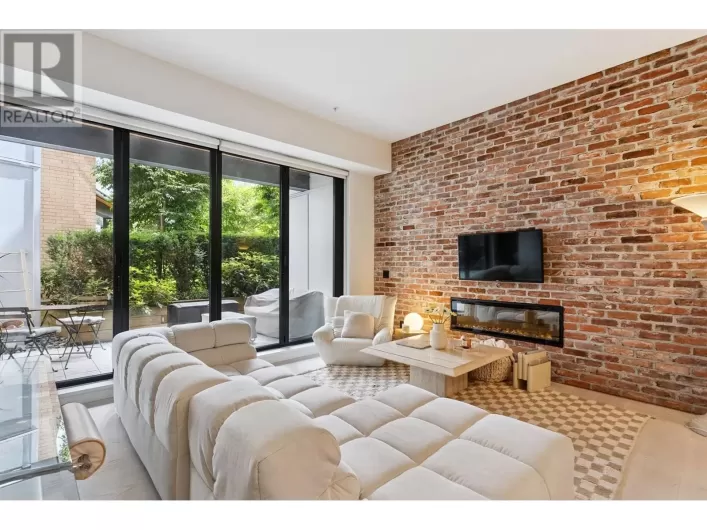 109 300 SALTER STREET, New Westminster