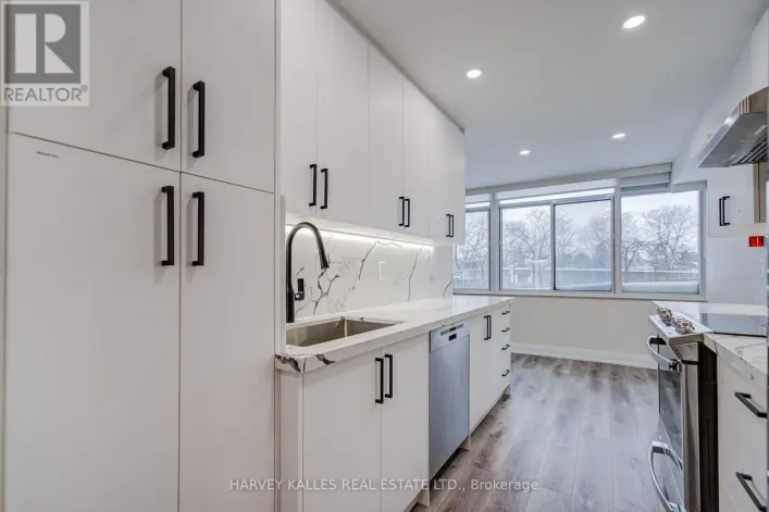 109 - 3000 BATHURST STREET, Toronto