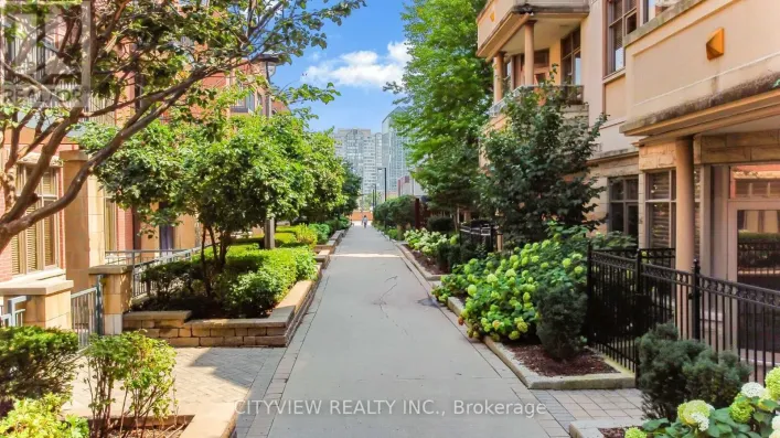 109 - 320 CITY CENTRE DRIVE, Mississauga
