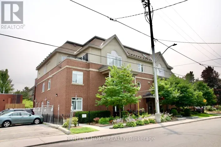 Apartment for sale: 109 - 400 MCLEOD STREET, Ottawa
