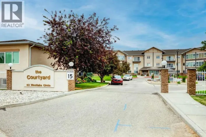 109, 43 Westlake Circle, Strathmore