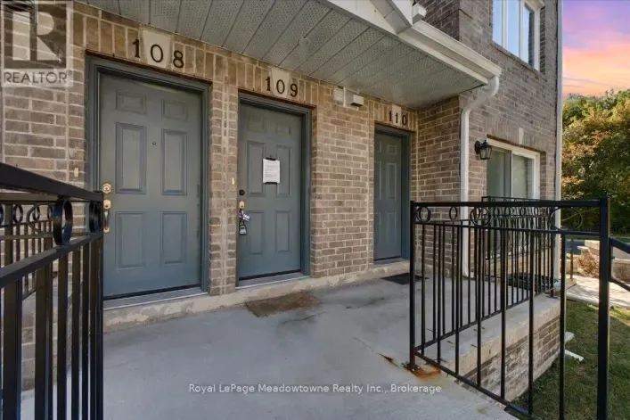109 - 75 WELDRICK ROAD E, Richmond Hill
