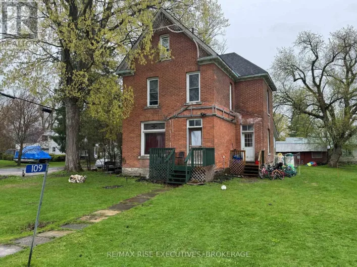 109 ADELAIDE STREET, Front of Leeds & Seeleys Bay