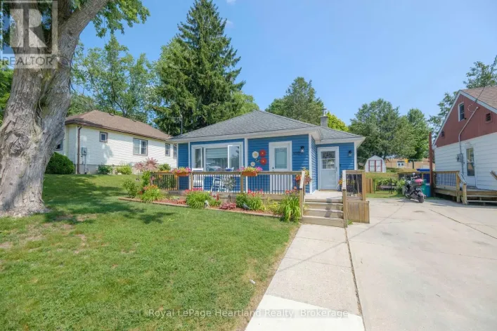 109 CARLING TERRACE, North Huron