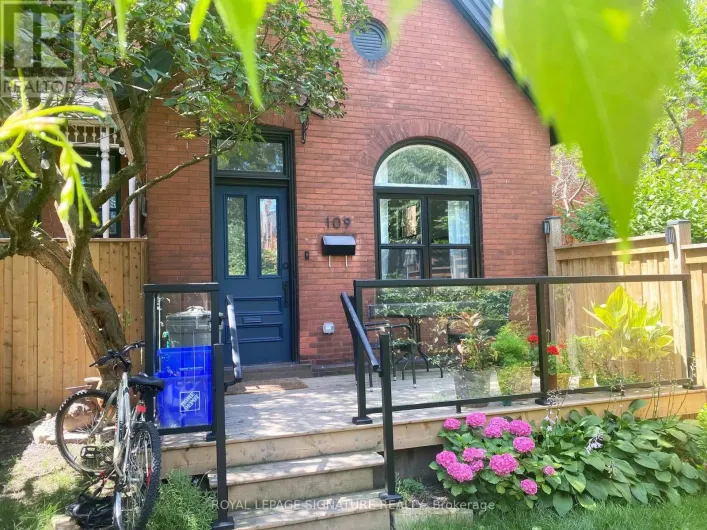 109 CHARLTON AVENUE N, Hamilton