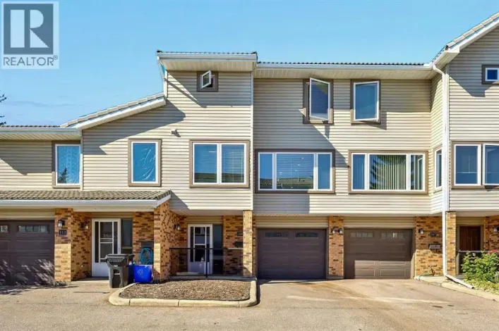 109 Coachway Lane SW, Calgary