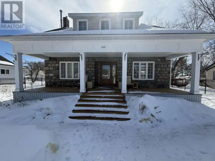House for sale: 109 KING STREET, Sioux Lookout