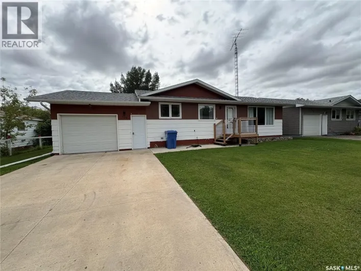 House for sale: 109 March AVENUE E, Langenburg