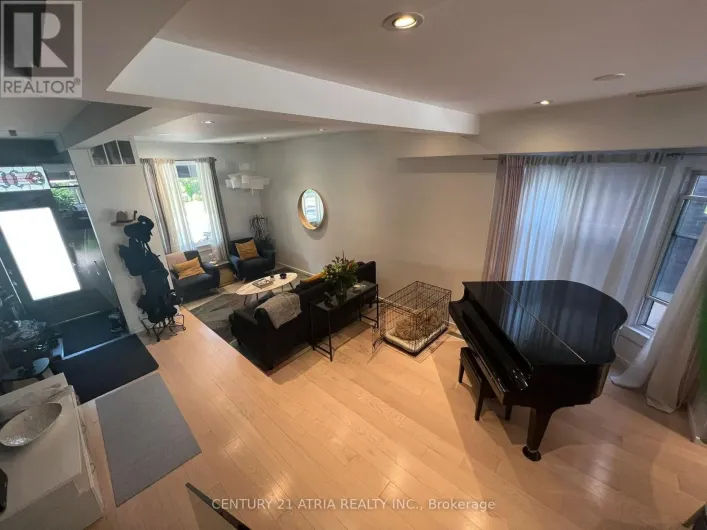109 SIMPSON AVENUE, Toronto