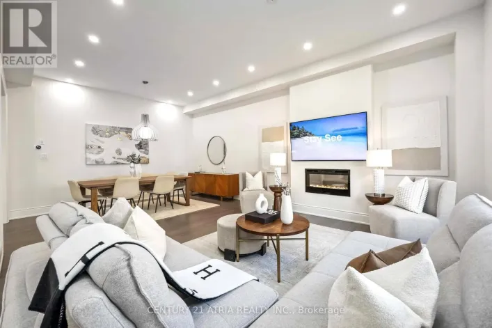 109 VANTAGE LOOP, Newmarket