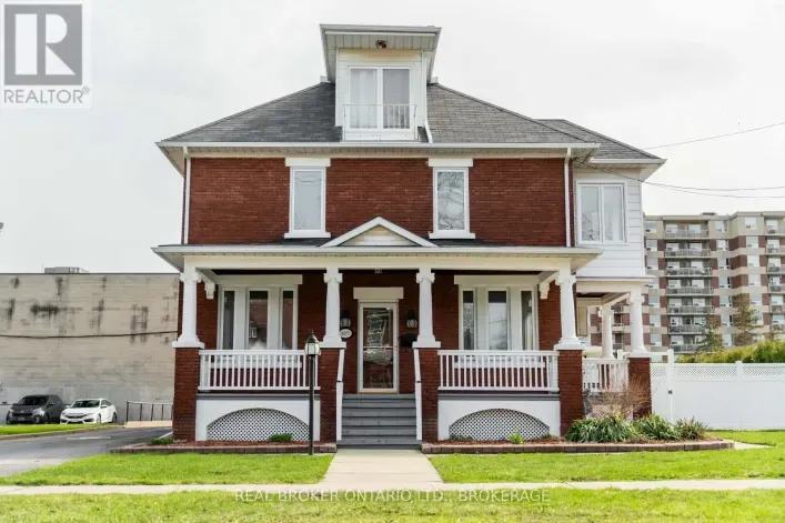 109 YORK STREET, Cornwall