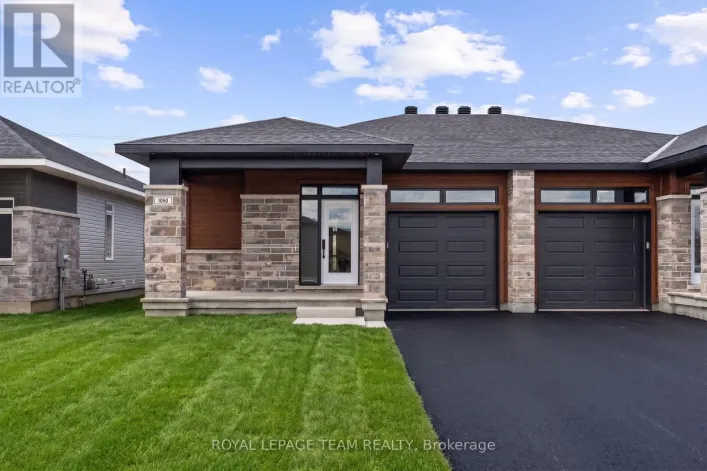 1090 MOORE STREET, Brockville
