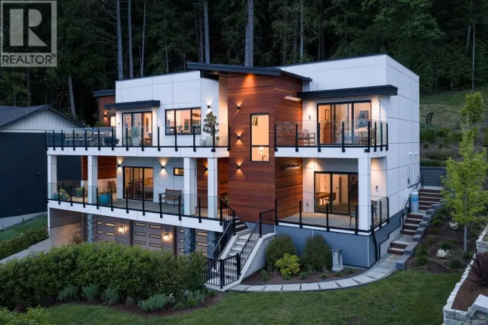 10900 Greenpark Dr, North Saanich