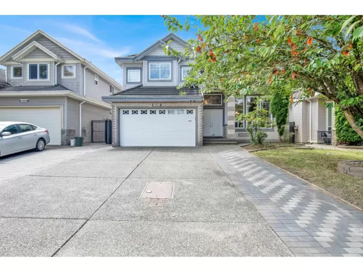 10902 84 AVENUE, Delta