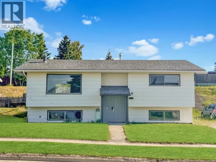 10918 97 Avenue, Grande Cache